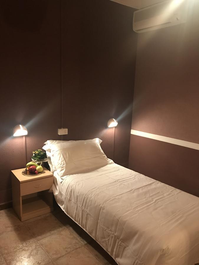 Hotel Raphael Бордигера Экстерьер фото